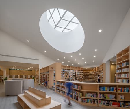 Hongling Middle School Shixia Campus